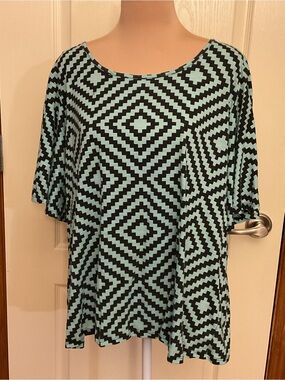 Cato Black and Light Green Geometric Scoop Neck Casual Top 22/24W